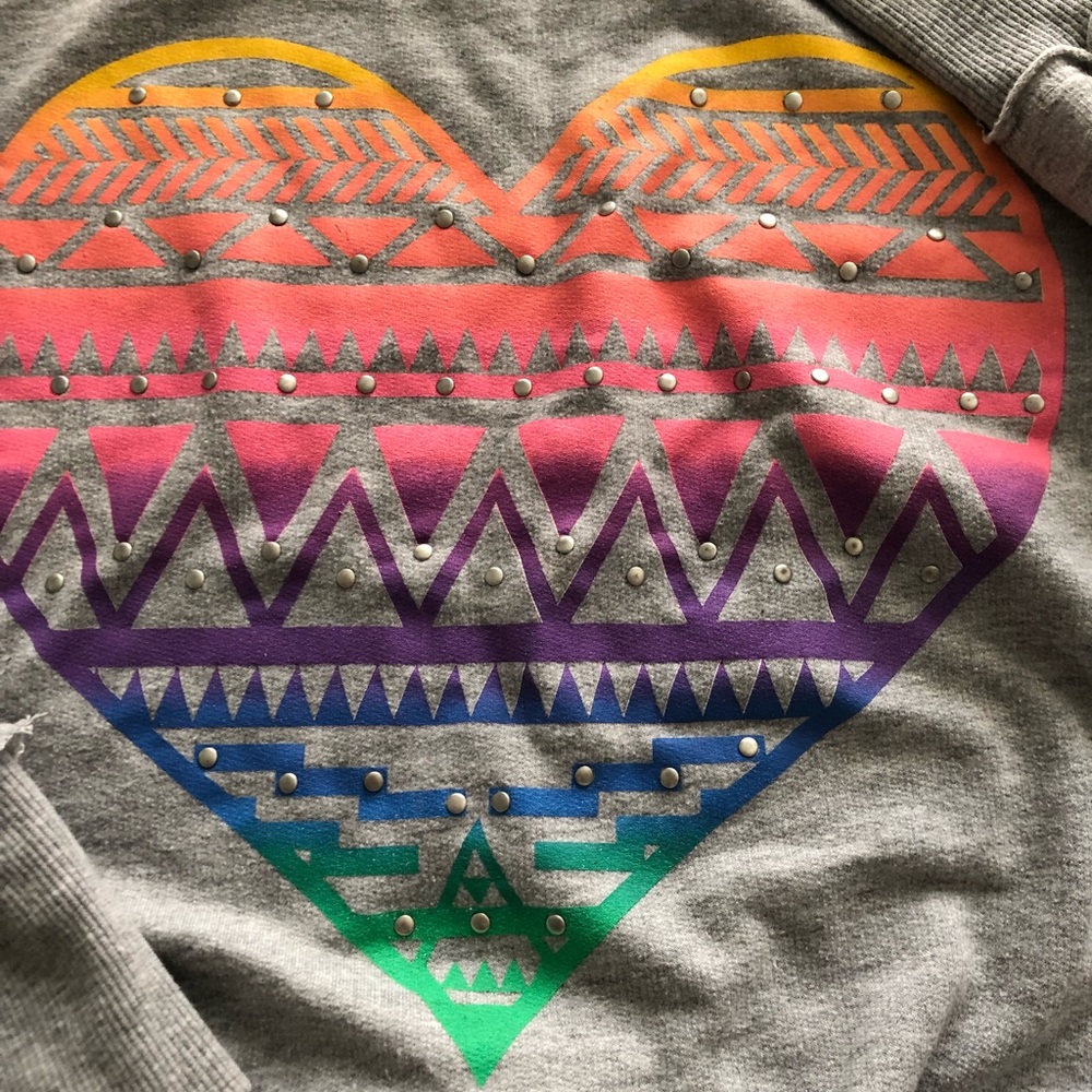 Gray sweatshirt with heart ♥️